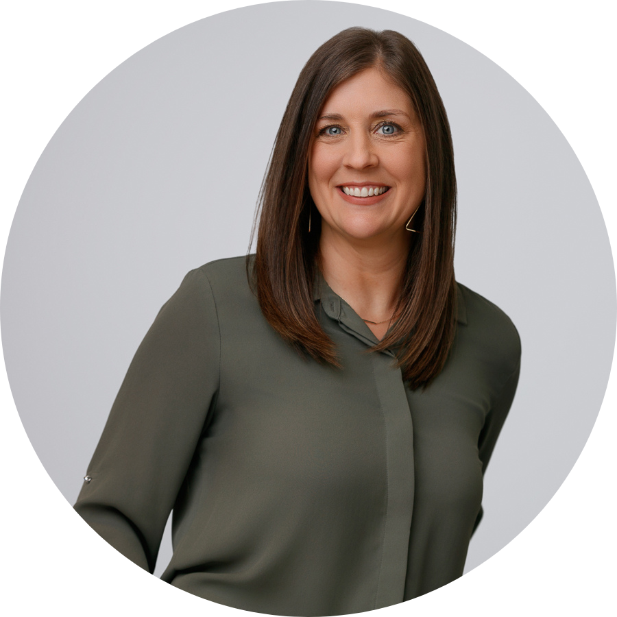 Steph Ayers Headshot - Circle