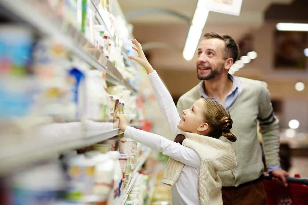 Father daughter grocery store-min (1) (1)